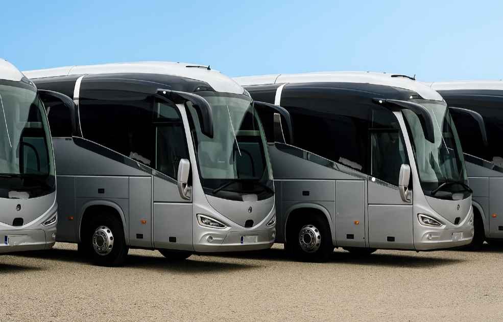 How to Choose the Best Coach for Your Group Travel in the UK